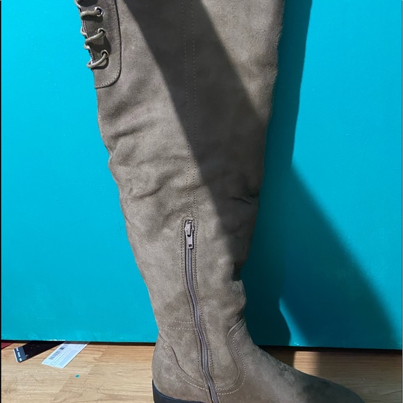 Tall boots that lace up in back - Picture 3 of 4